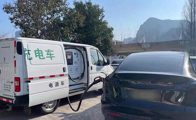 织金汽车搭电